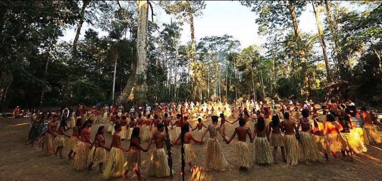 Yawanawa kmeň Braz&iacute;lia tanec